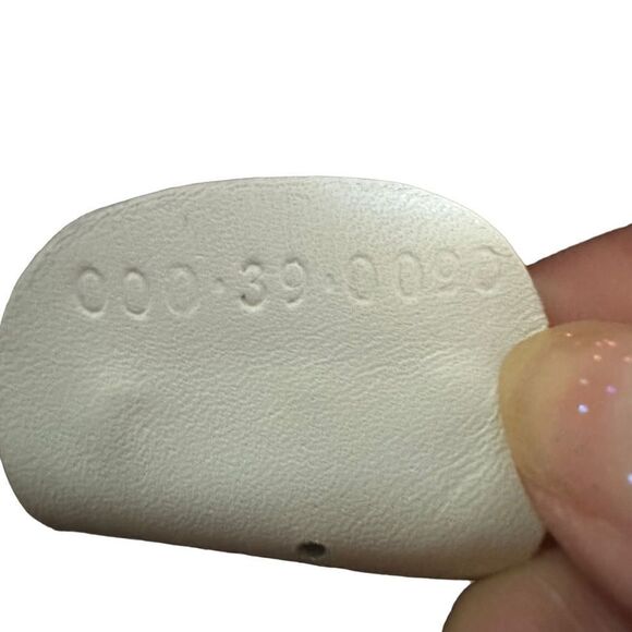 Gucci trendy white tote with gold hardware - Picture 6 of 15